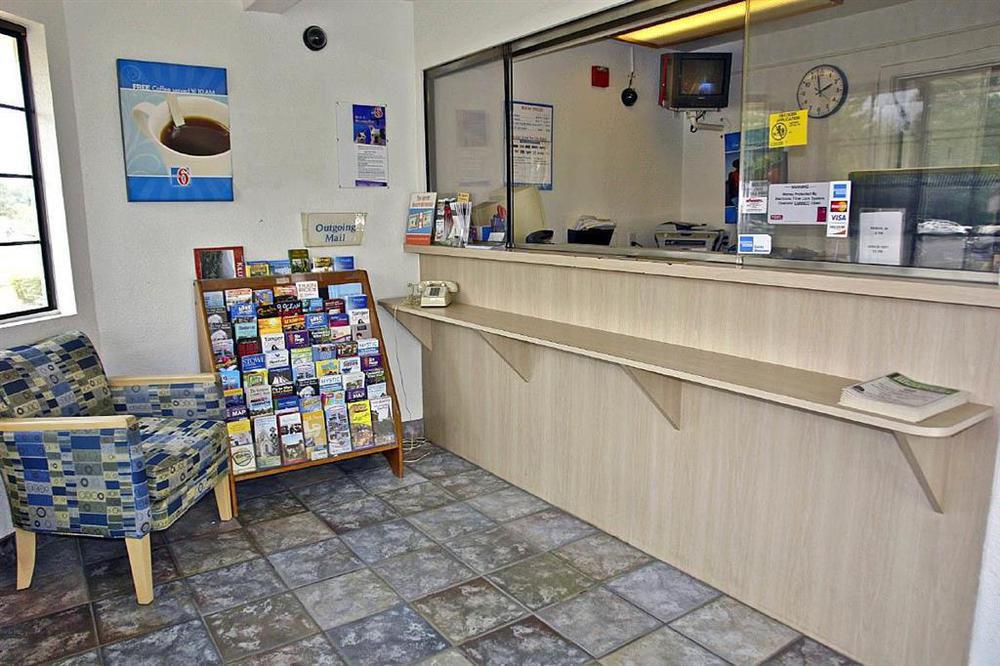 Motel 6-Enfield, Ct - Hartford Interior foto